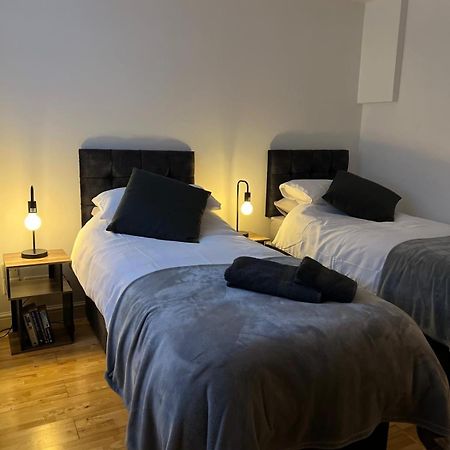 Cozy 1 Bedroom Basement Flat London Exterior photo
